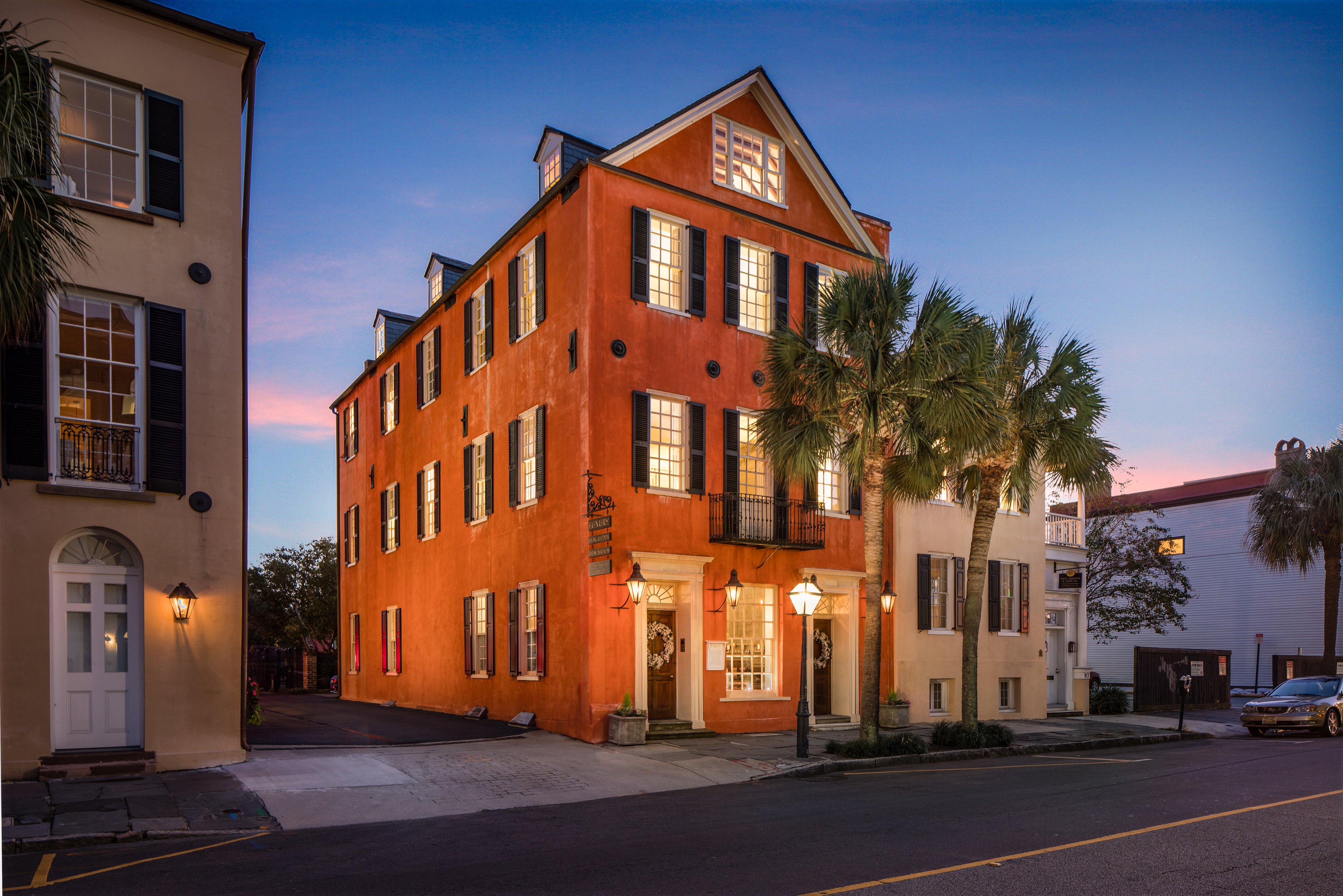 95 Broad Street Charleston SC--Luxury Simplified Office 